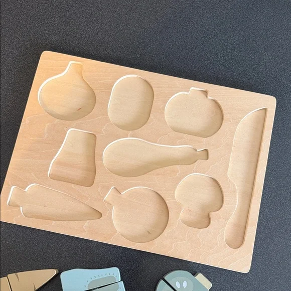 Wooden Vegetable Cutting Toy Puzzle Set - Picture 4 of 5